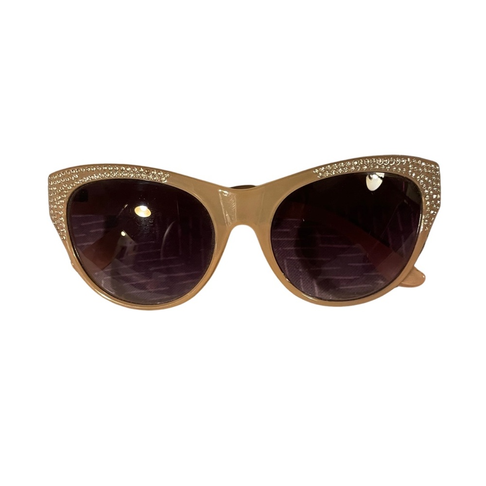 ⭐️Cateye Sunglasses with Gems!!